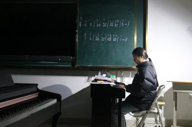 24幼师1班(1).jpg
