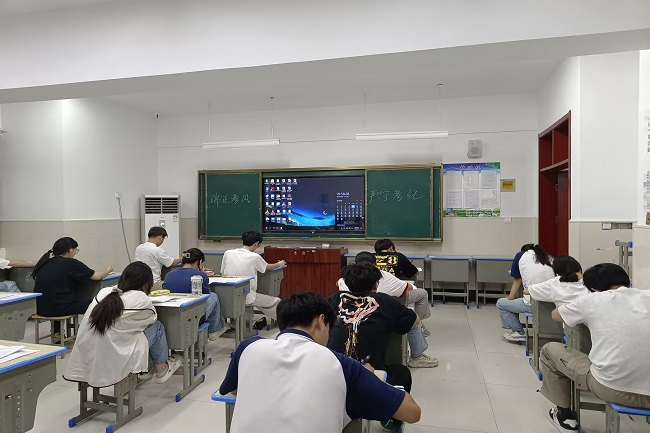 摸底考试1.jpg