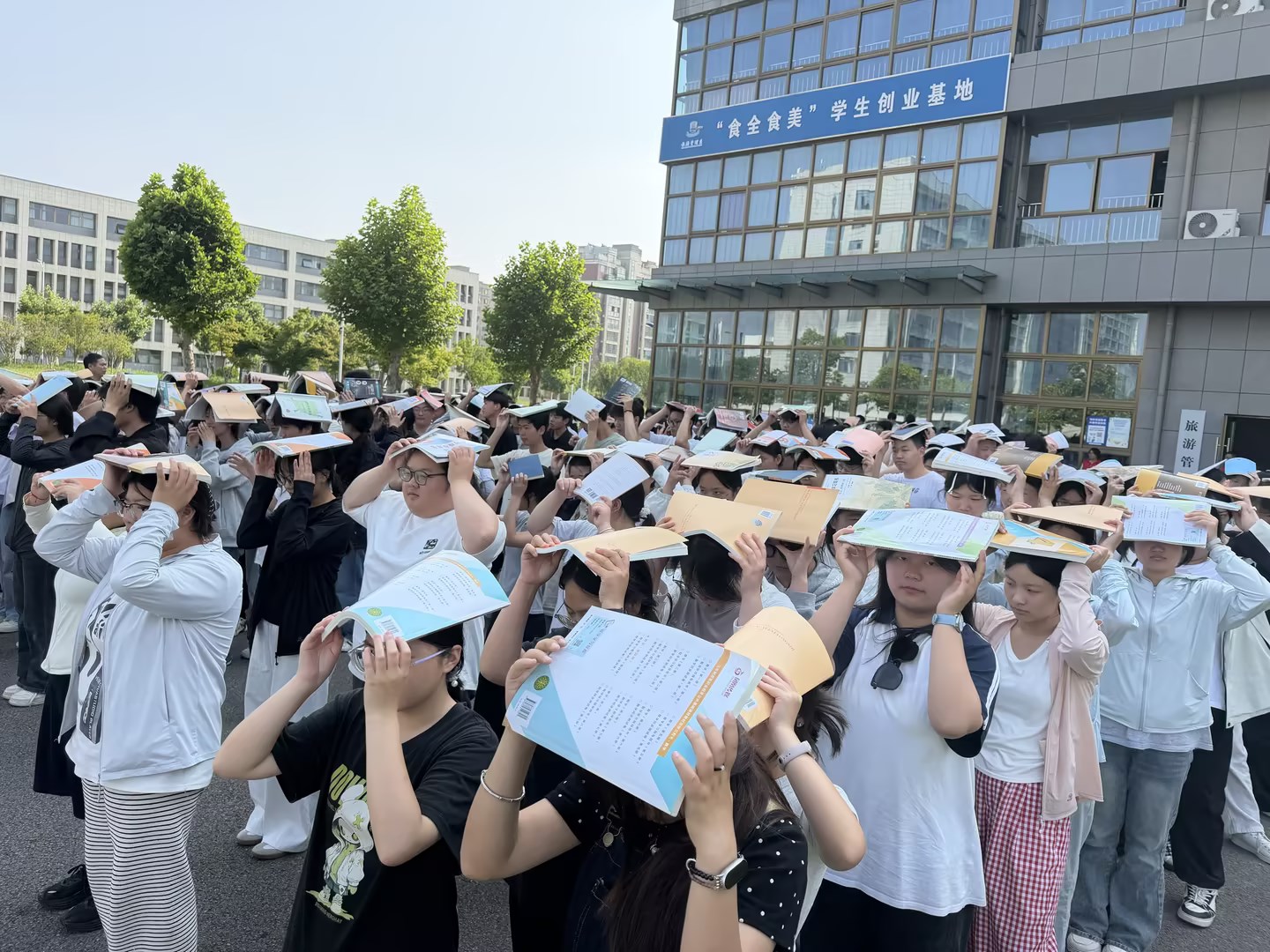 a70daa5d-9506-445b-a8a8-ca3a998968c9.jpg